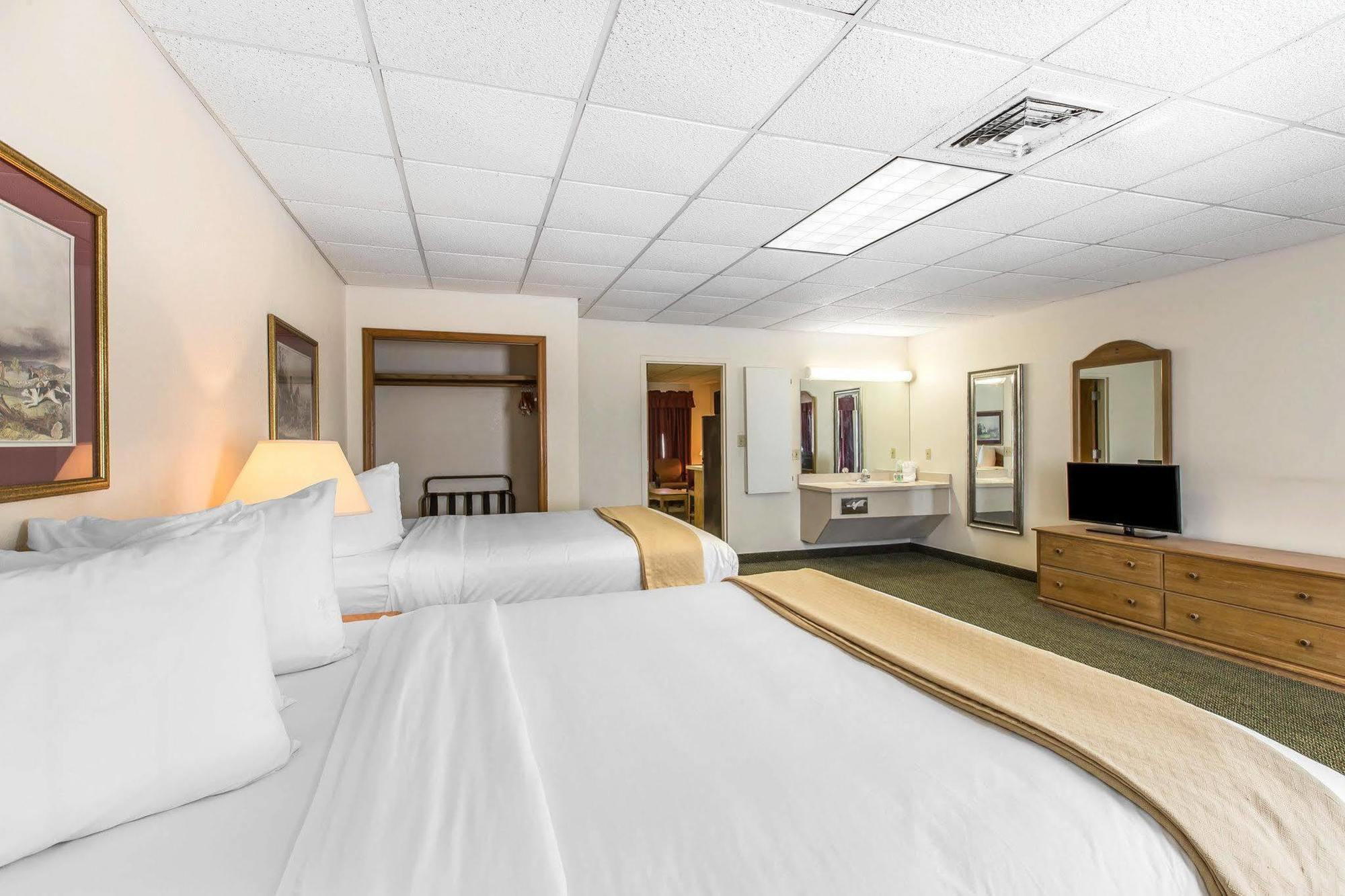 Quality Inn & Suites Waycross Exteriör bild